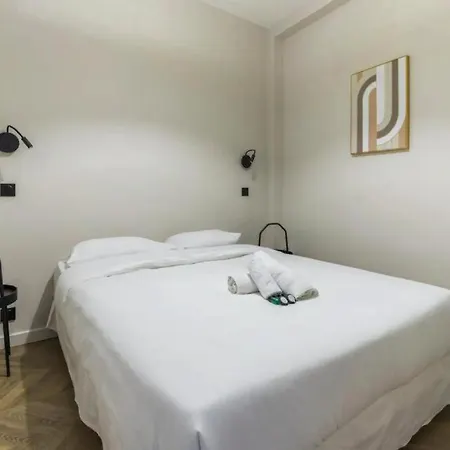 Charming Near Saint-lazare 4p * Париж
