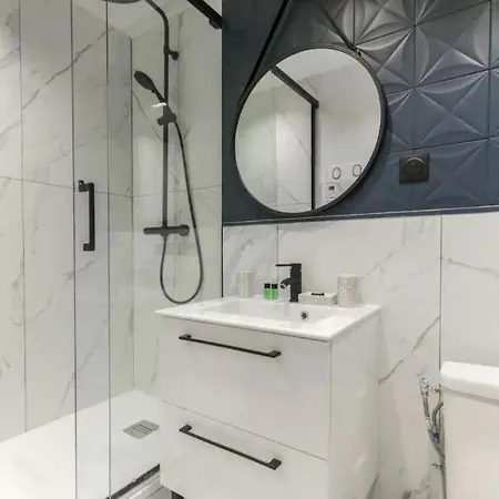 Charming Near Saint-lazare 4p Апартаменты Париж